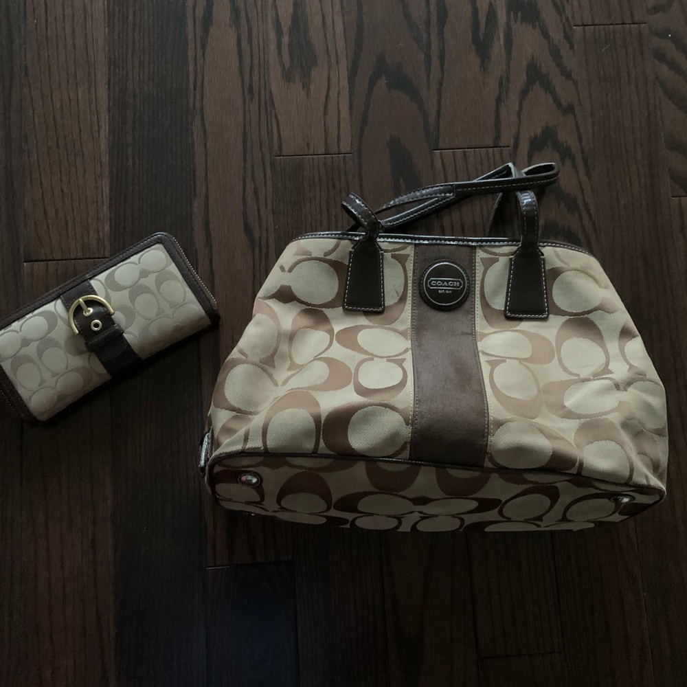 Coach purse and matching wallet